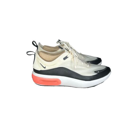 Nike Women's Airmax Dia Sneakers - Cream and Black, 11.5 - Picture 2 of 6